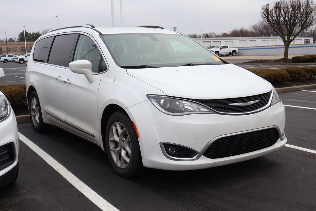 Used 2017 Chrysler Pacifica Touring-L Plus w/ Tire & Wheel Group image 3