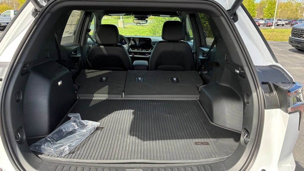 New 2026 Chevrolet Equinox LT w/ Convenience Package II AWD/4WD image 15
