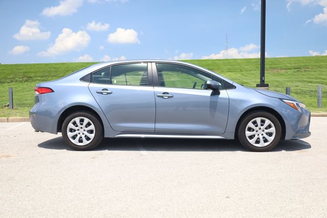 Used 2025 Toyota Corolla LE FWD image 4