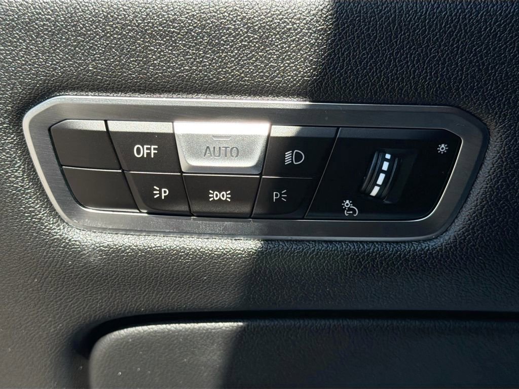 Used 2023 BMW X7 xDrive40i image 36