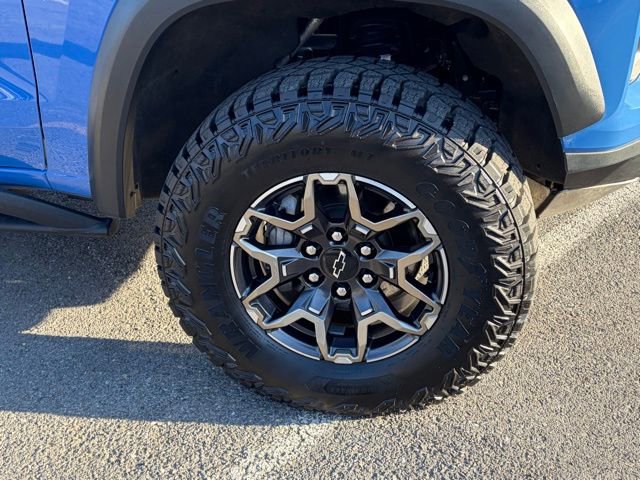Used 2025 Chevrolet Colorado ZR2 w/ Technology Package image 11