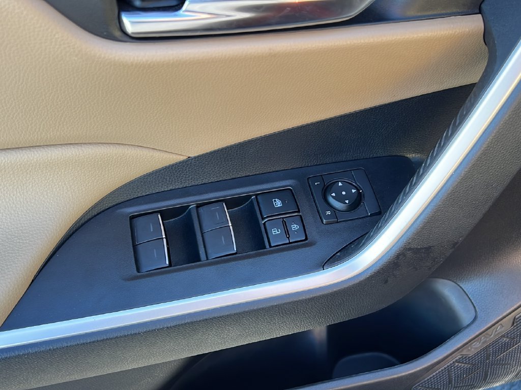 Certified 2022 Toyota RAV4 XLE Premium FWD image 10