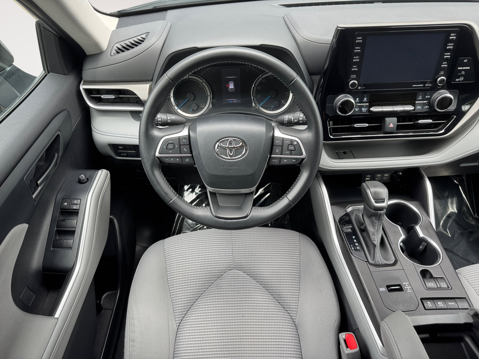 Used 2022 Toyota Highlander LE AWD/4WD image 10