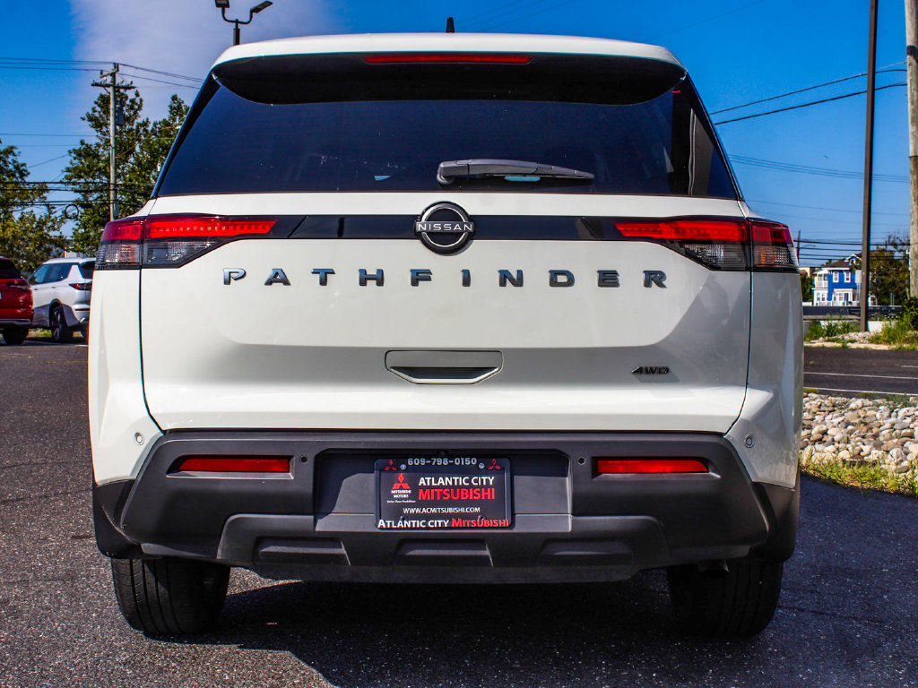 Used 2025 Nissan Pathfinder S AWD/4WD image 5