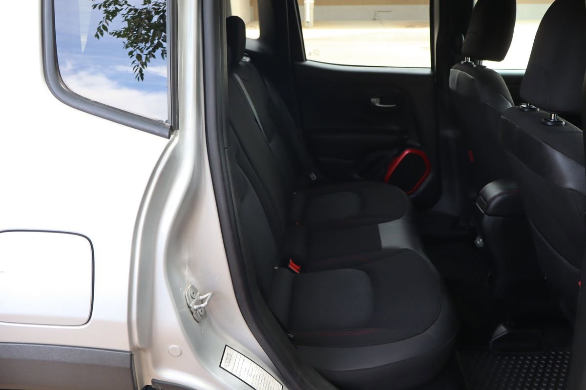 Used 2018 Jeep Renegade Trailhawk AWD/4WD image 21