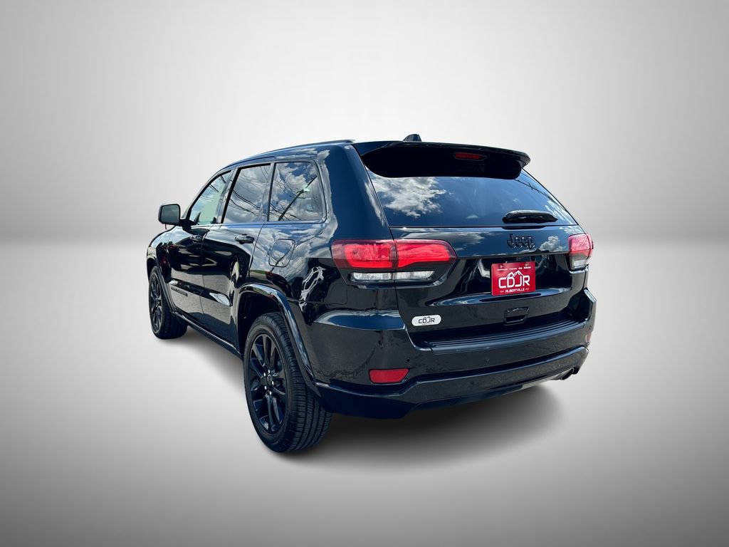 Used 2021 Jeep Grand Cherokee Laredo X RWD image 3