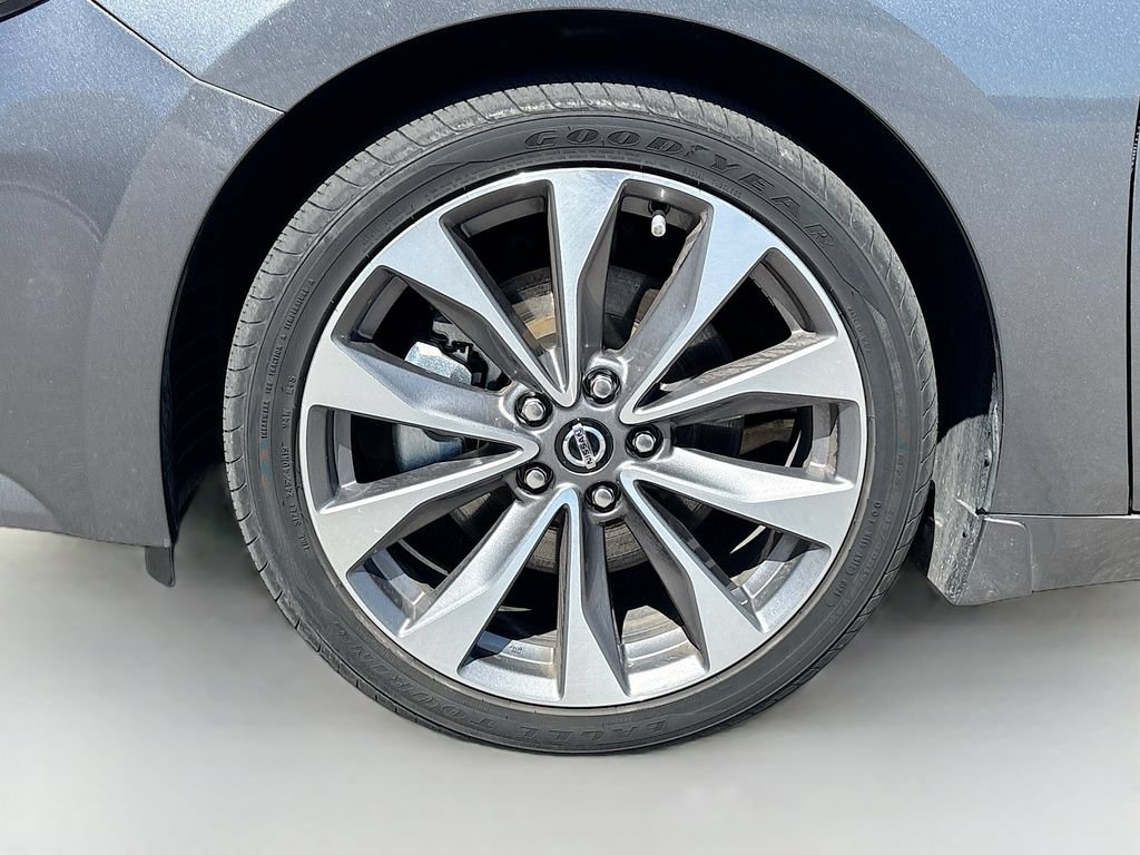 Used 2022 Nissan Maxima Platinum w/ Sport Mat Group FWD image 33
