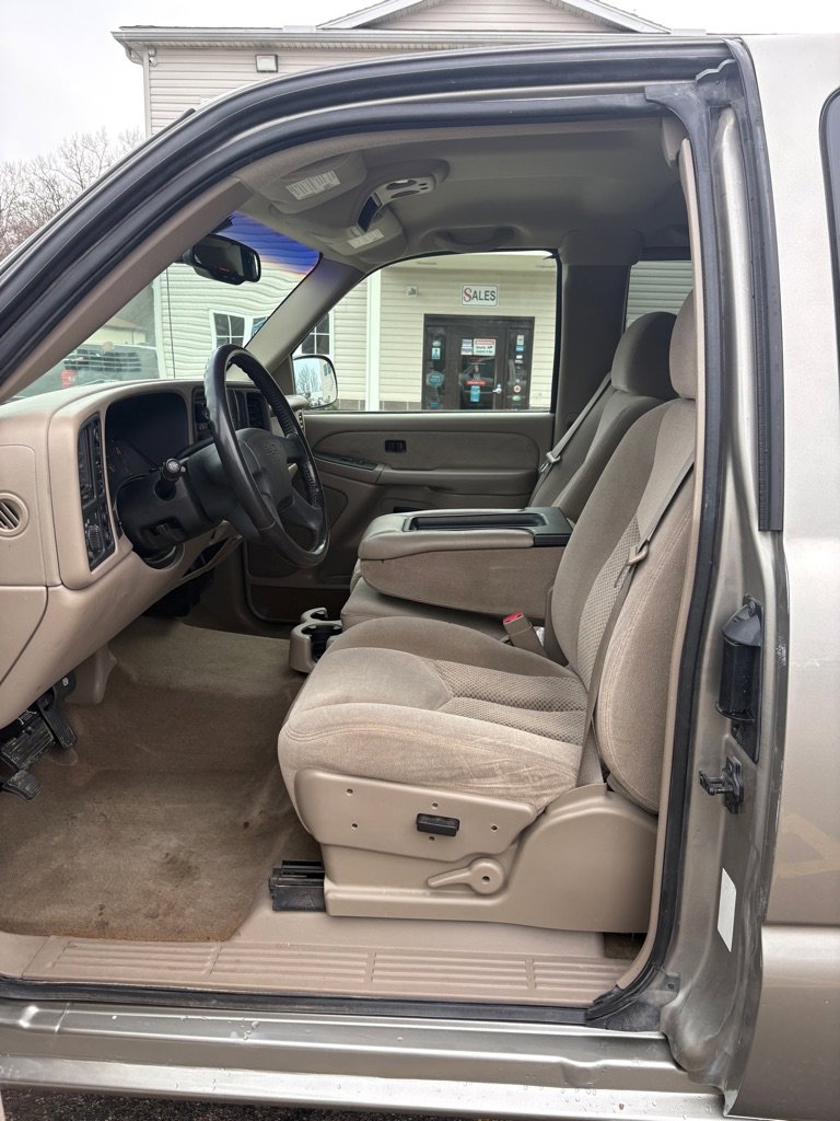 Used 2003 Chevrolet Silverado 1500 LS w/ Off-Road Package AWD/4WD image 9