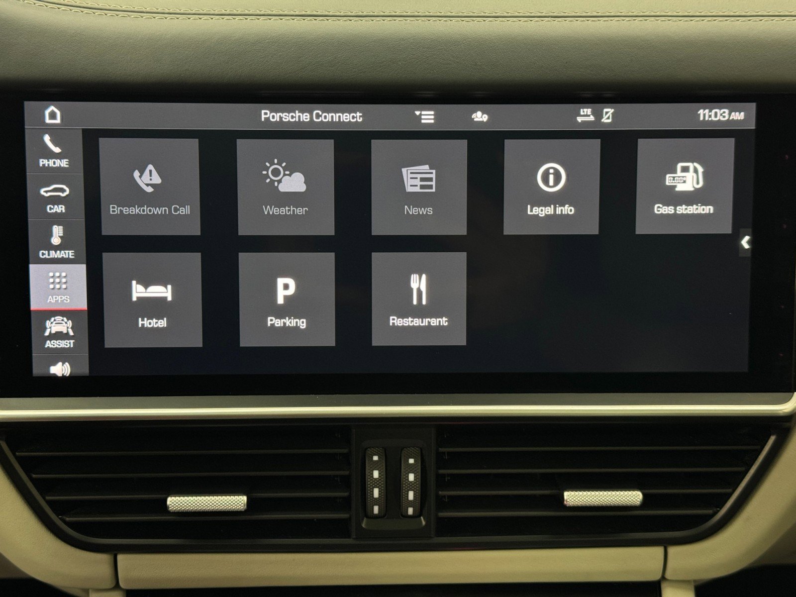 Used 2020 Porsche Cayenne S w/ Premium Package image 30