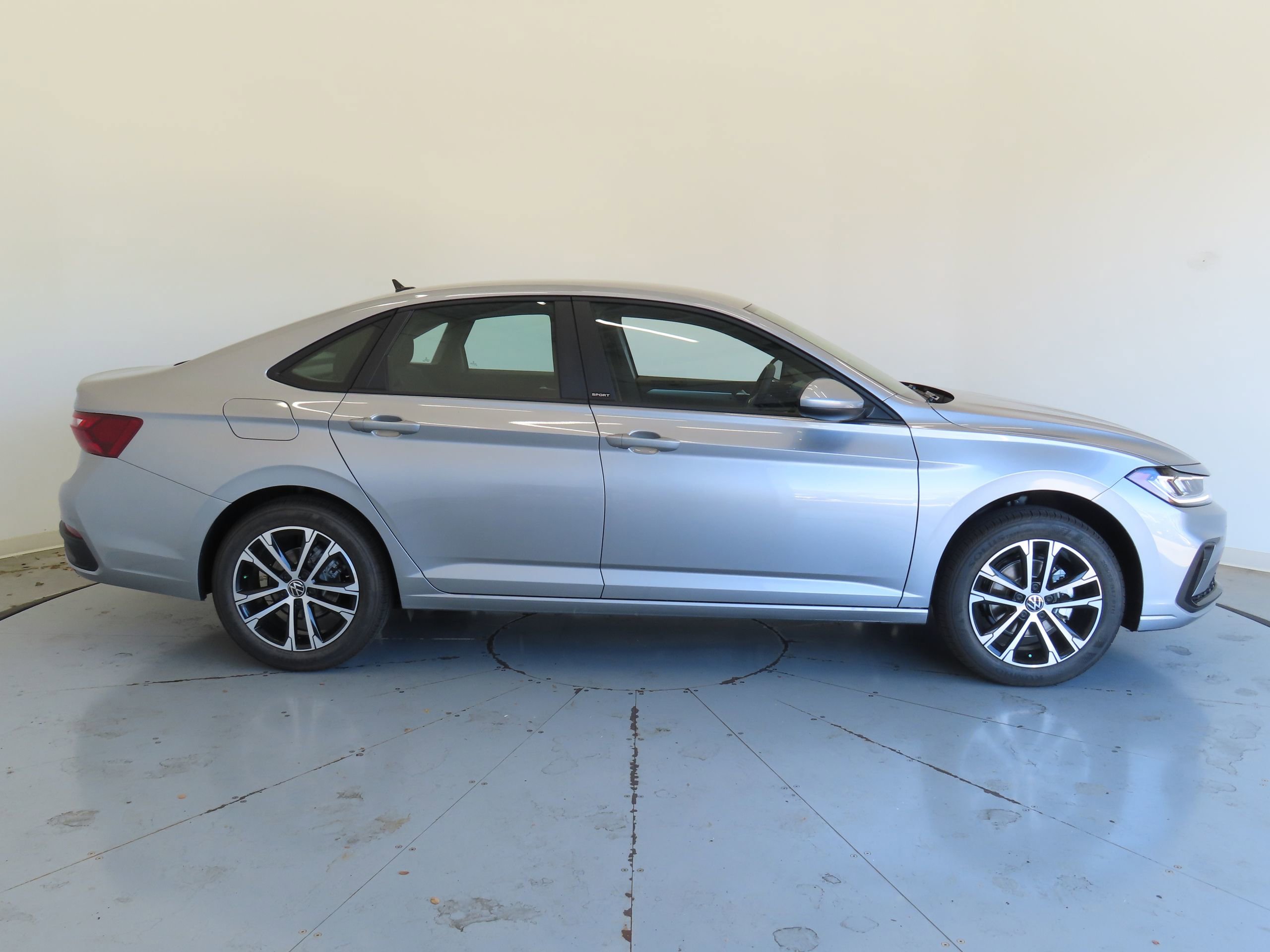 New 2026 Volkswagen Jetta Sport FWD image 2
