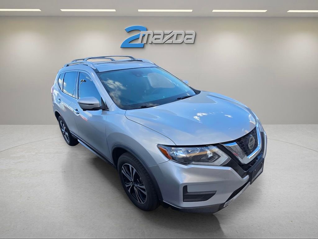 Used 2019 Nissan Rogue SV w/ Sun & Sound Touring Package image 16