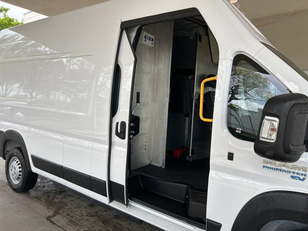 Used 2024 RAM ProMaster 3500 w/ Delivery Van Package FWD image 21
