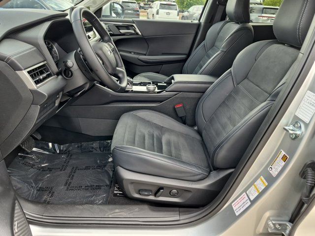 Used 2025 Mitsubishi Outlander SE AWD/4WD image 16