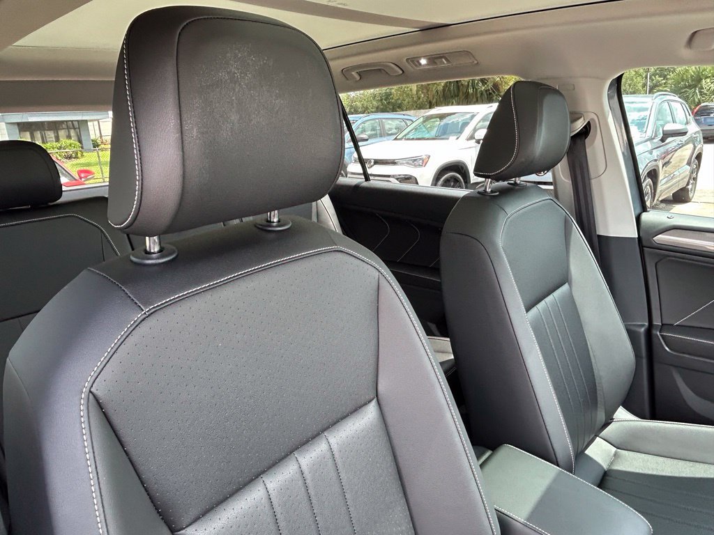 Certified 2023 Volkswagen Tiguan SE w/ Panoramic Sunroof Package FWD image 41