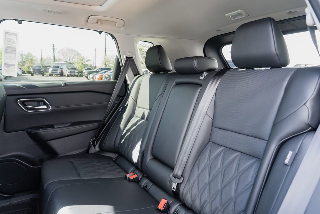 New 2026 Nissan Rogue Platinum AWD/4WD image 25