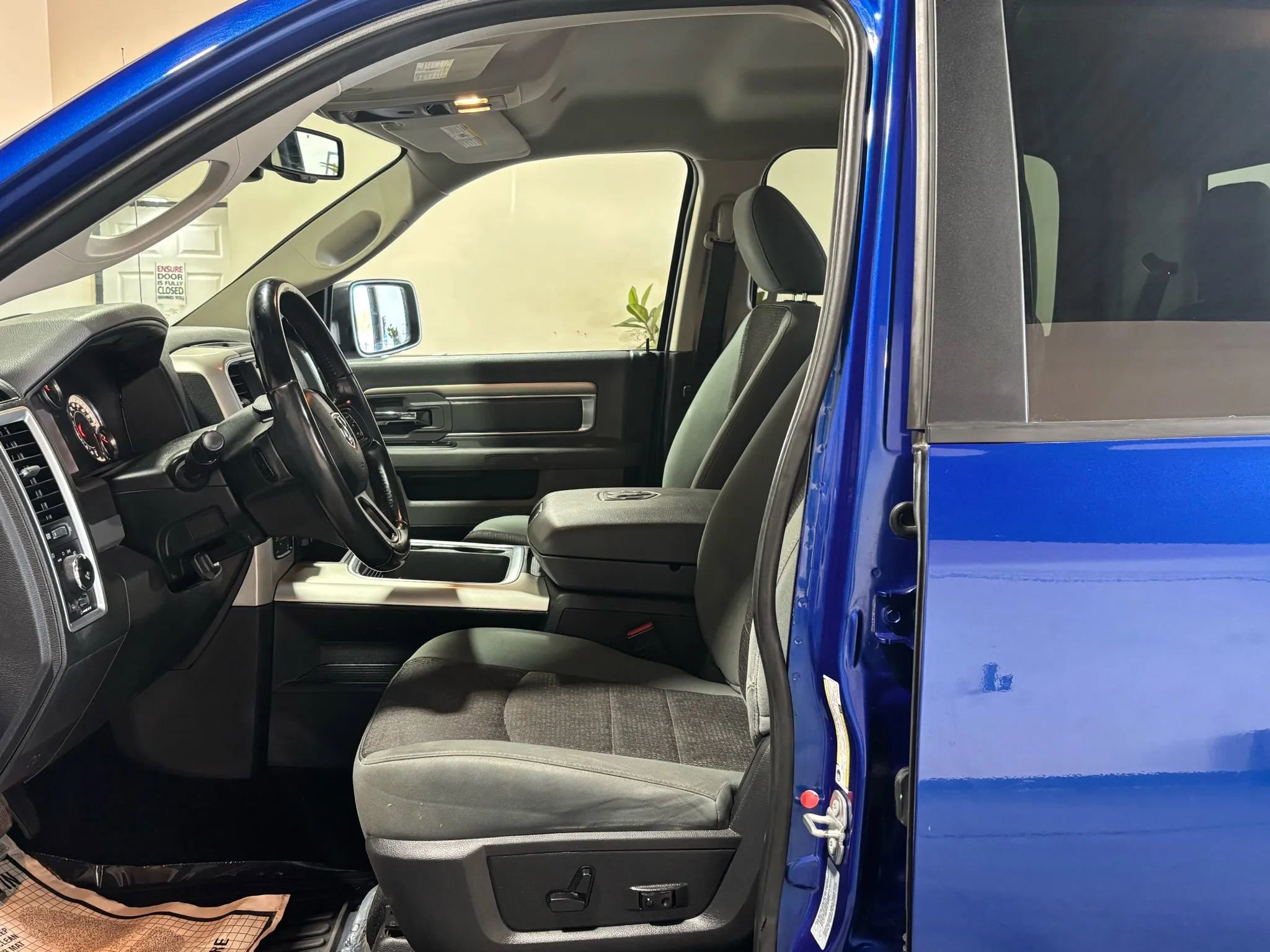 Used 2017 RAM 1500 Big Horn AWD/4WD image 9