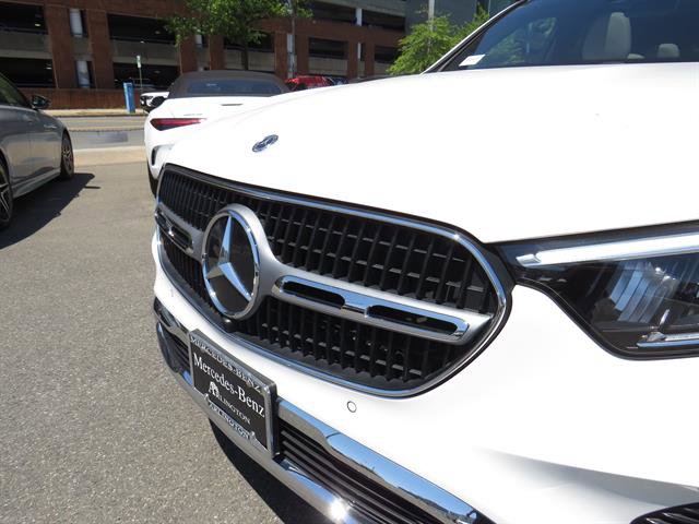 Used 2025 Mercedes-Benz GLC 350e 4MATIC image 23