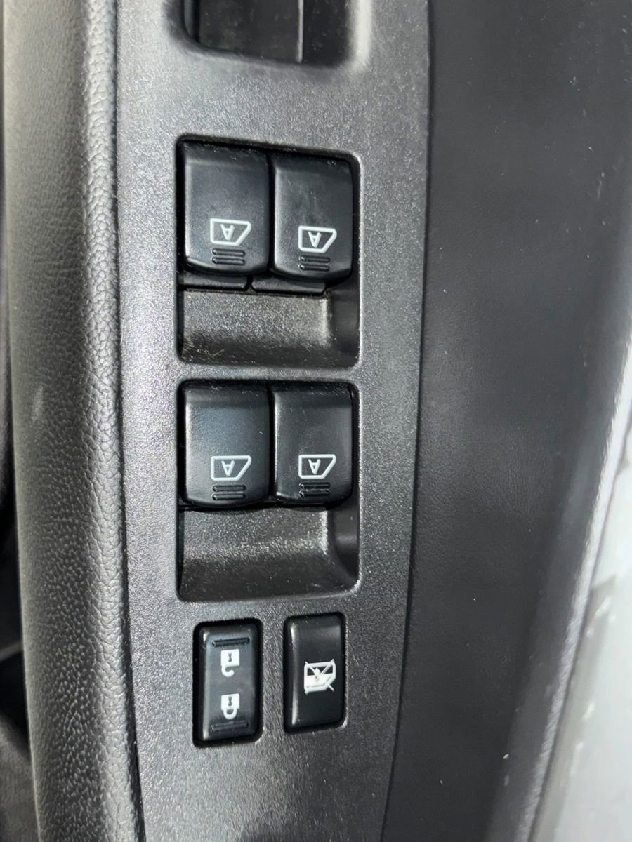 Used 2011 INFINITI G37 Journey image 24