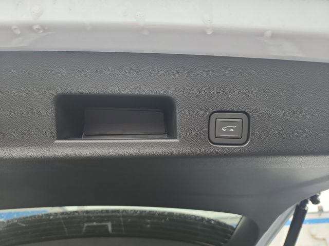 New 2026 Chevrolet Traverse LT w/ Driver Confidence Package image 16