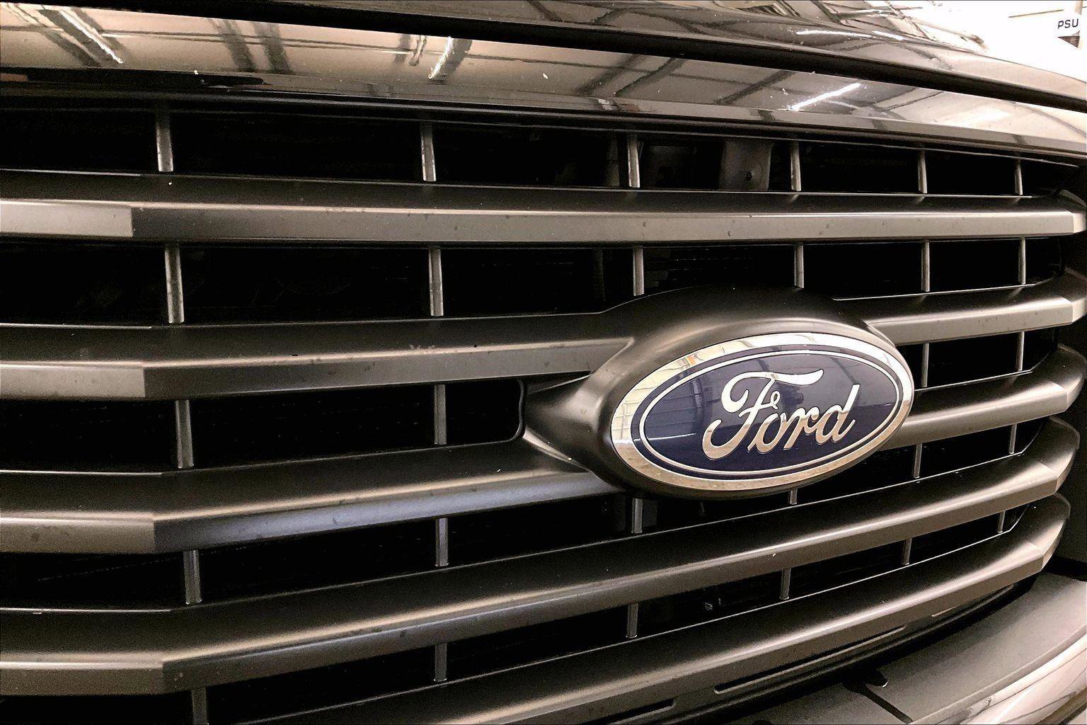 Used 2016 Ford F150 XLT w/ Equipment Group 302A Luxury image 29