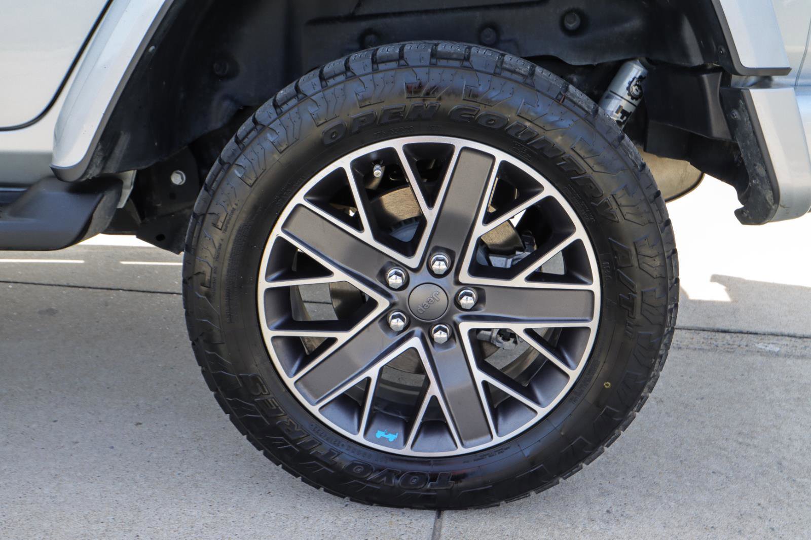 Used 2022 Jeep Wrangler Unlimited Sahara image 31