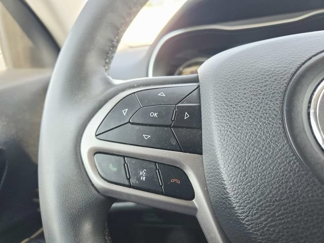 Used 2022 Jeep Cherokee Limited w/ Elite Package AWD/4WD image 17