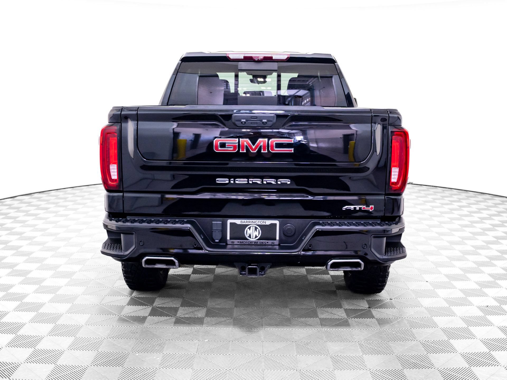 Used 2023 GMC Sierra 1500 AT4 w/ Technology Package AWD/4WD image 4