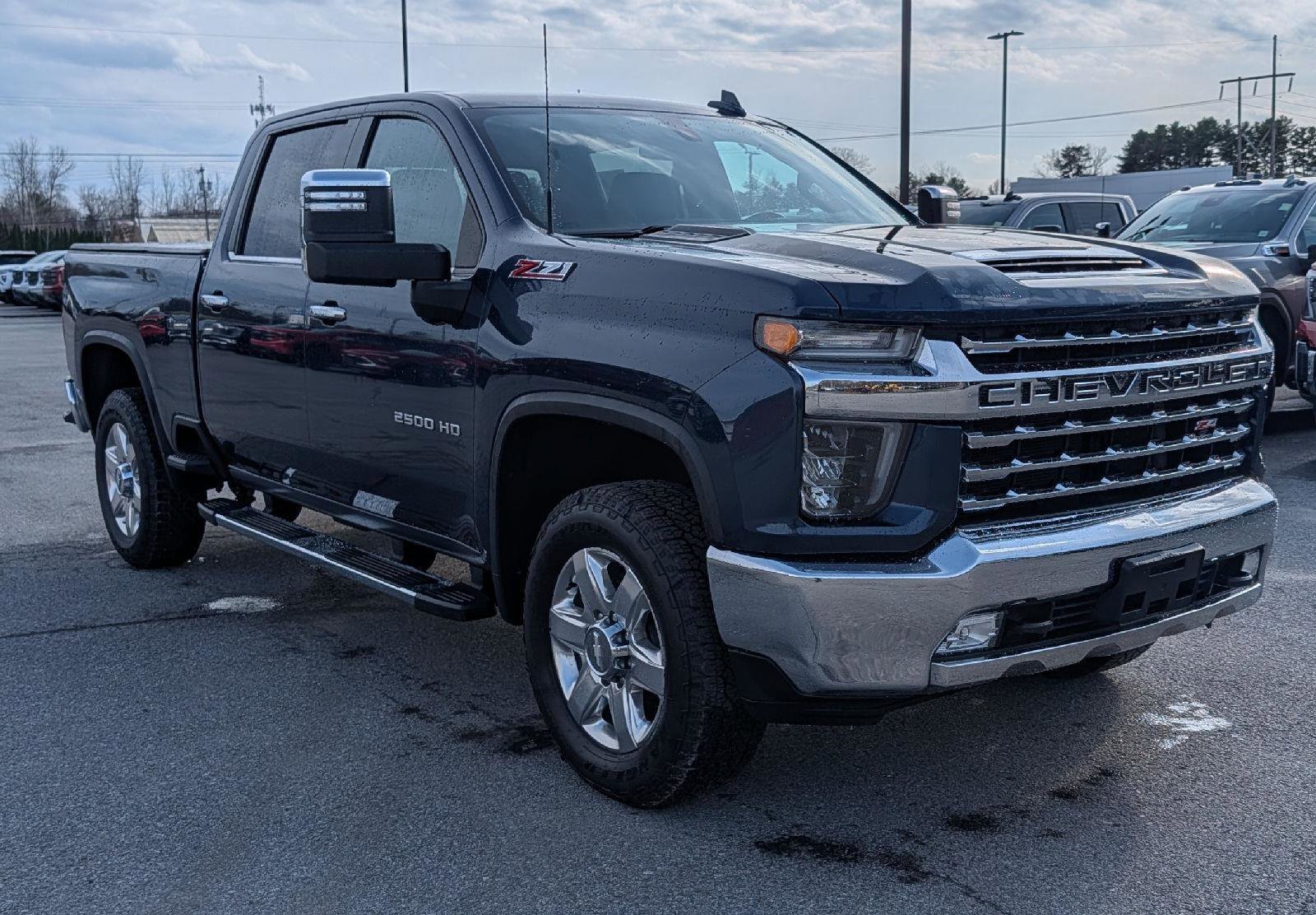Used 2020 Chevrolet Silverado 2500 LTZ AWD/4WD image 3