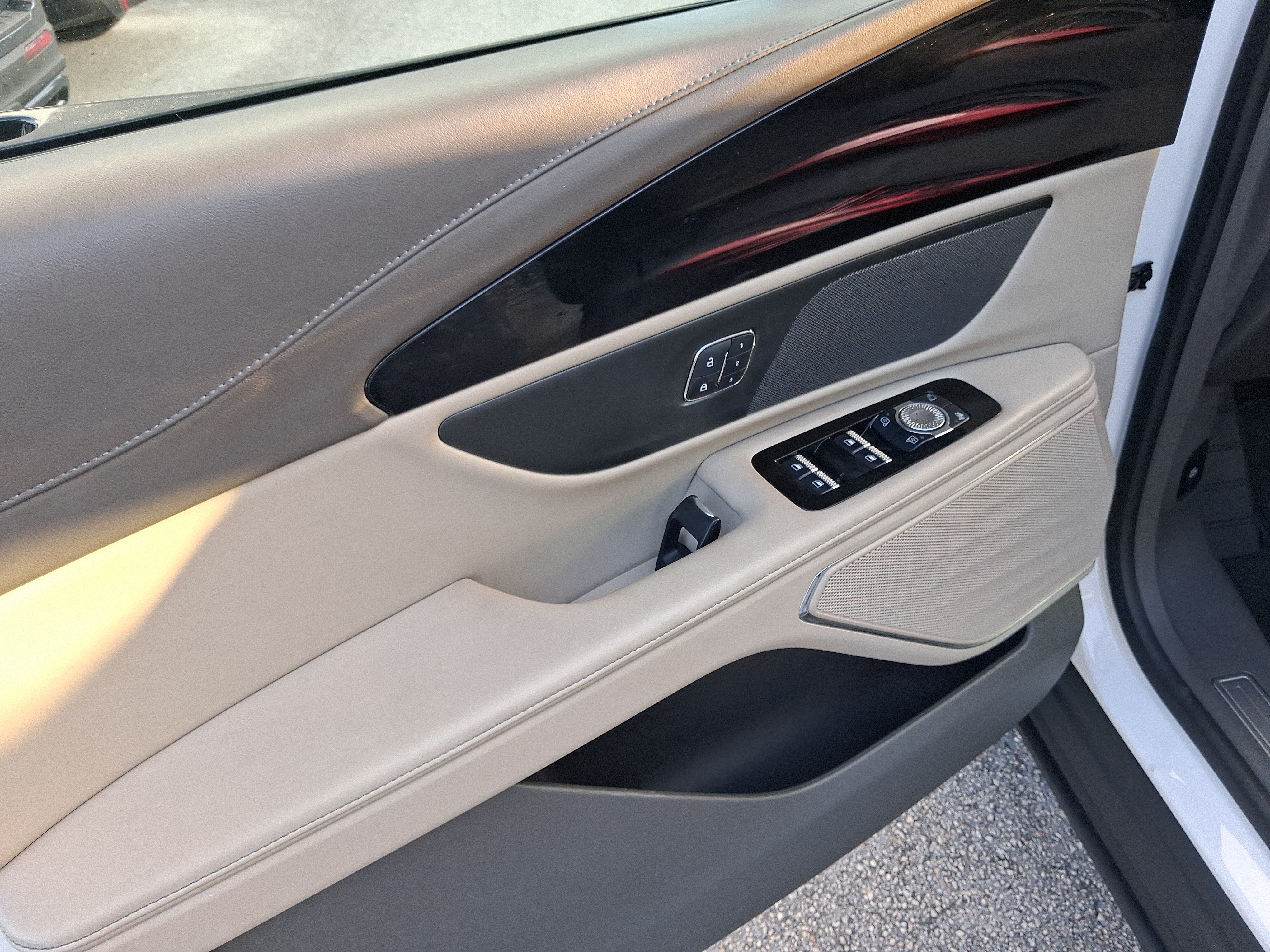 Used 2024 Lincoln Nautilus Reserve AWD/4WD image 13