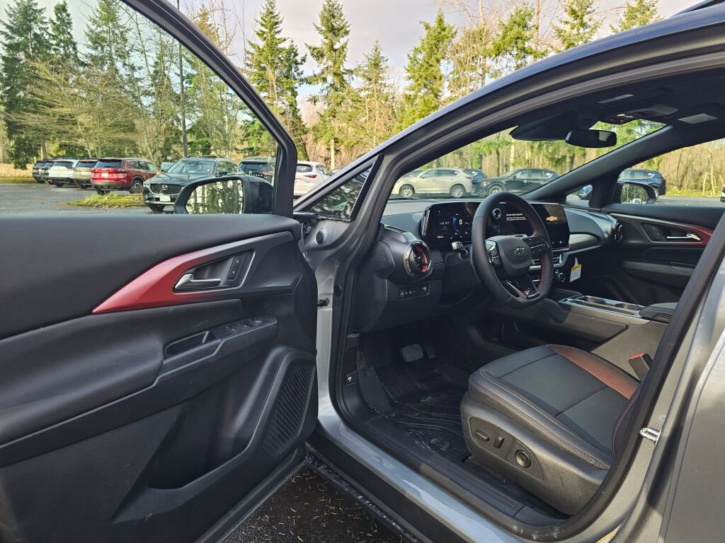 New 2026 Chevrolet Equinox EV RS AWD/4WD image 11
