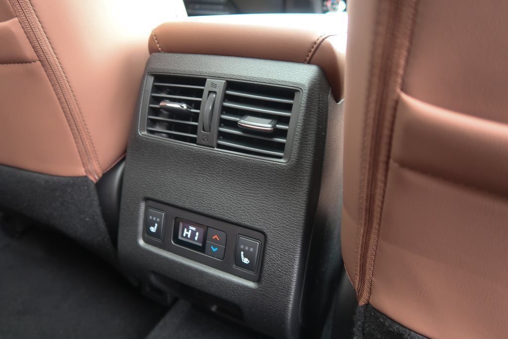 New 2026 Mitsubishi Outlander SEL AWD/4WD image 17