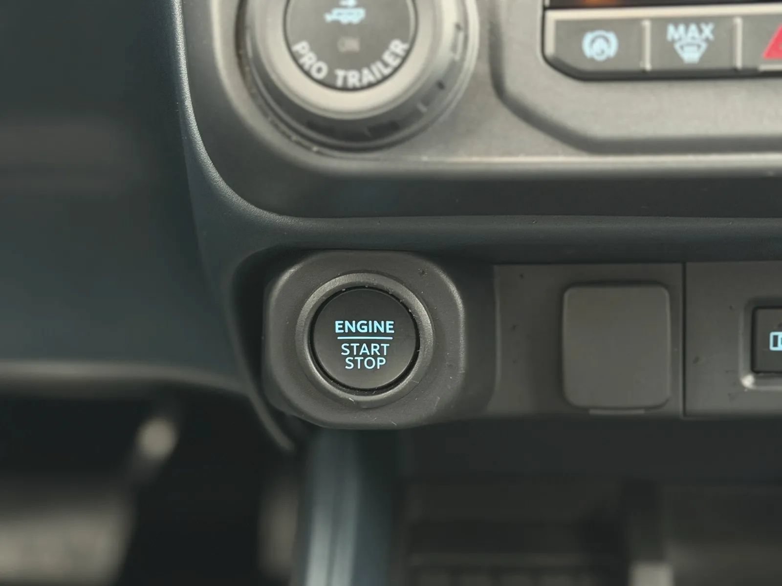 Used 2025 Ford Maverick Lobo AWD/4WD image 35