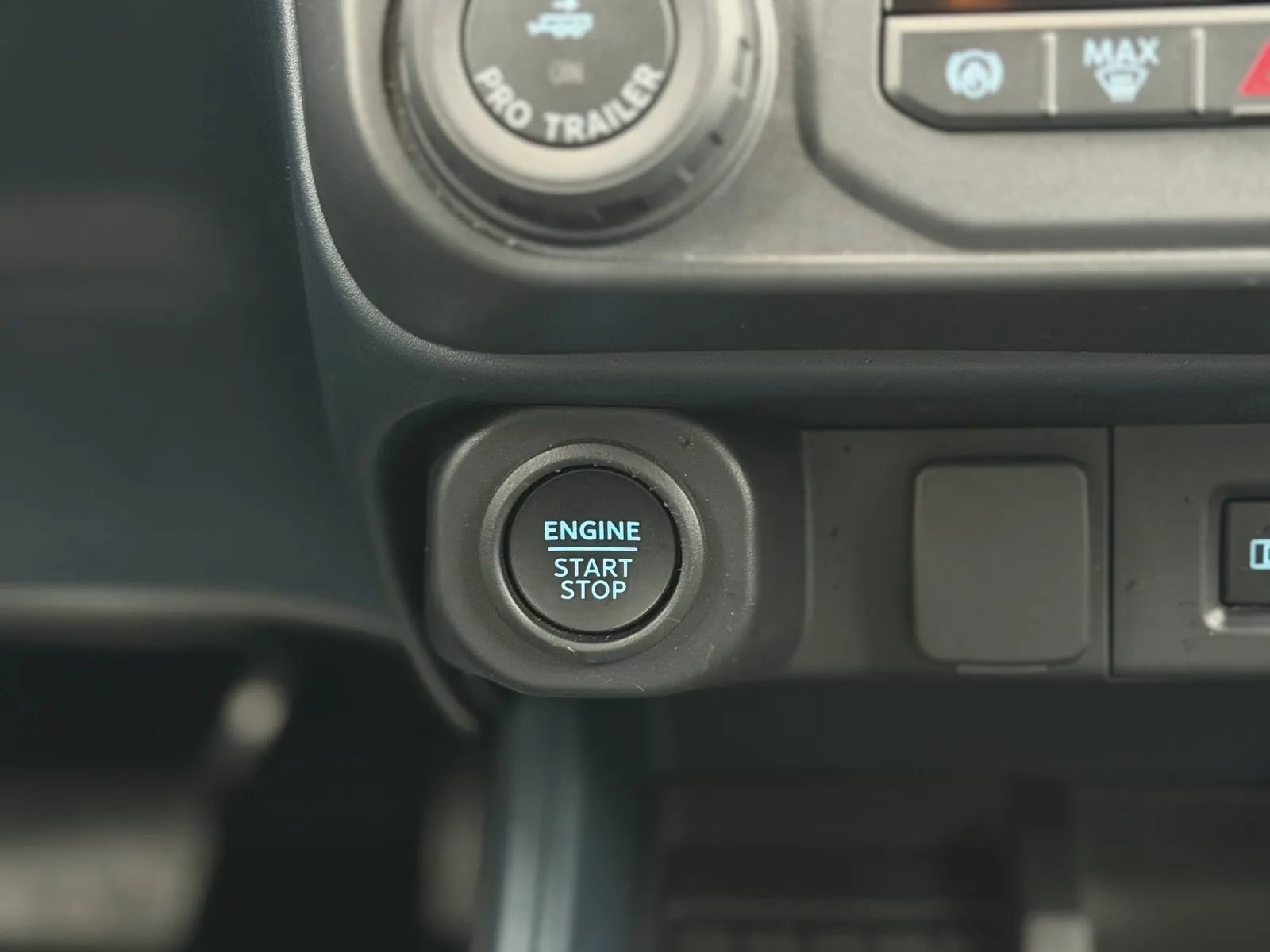 Used 2025 Ford Maverick Lobo AWD/4WD image 35