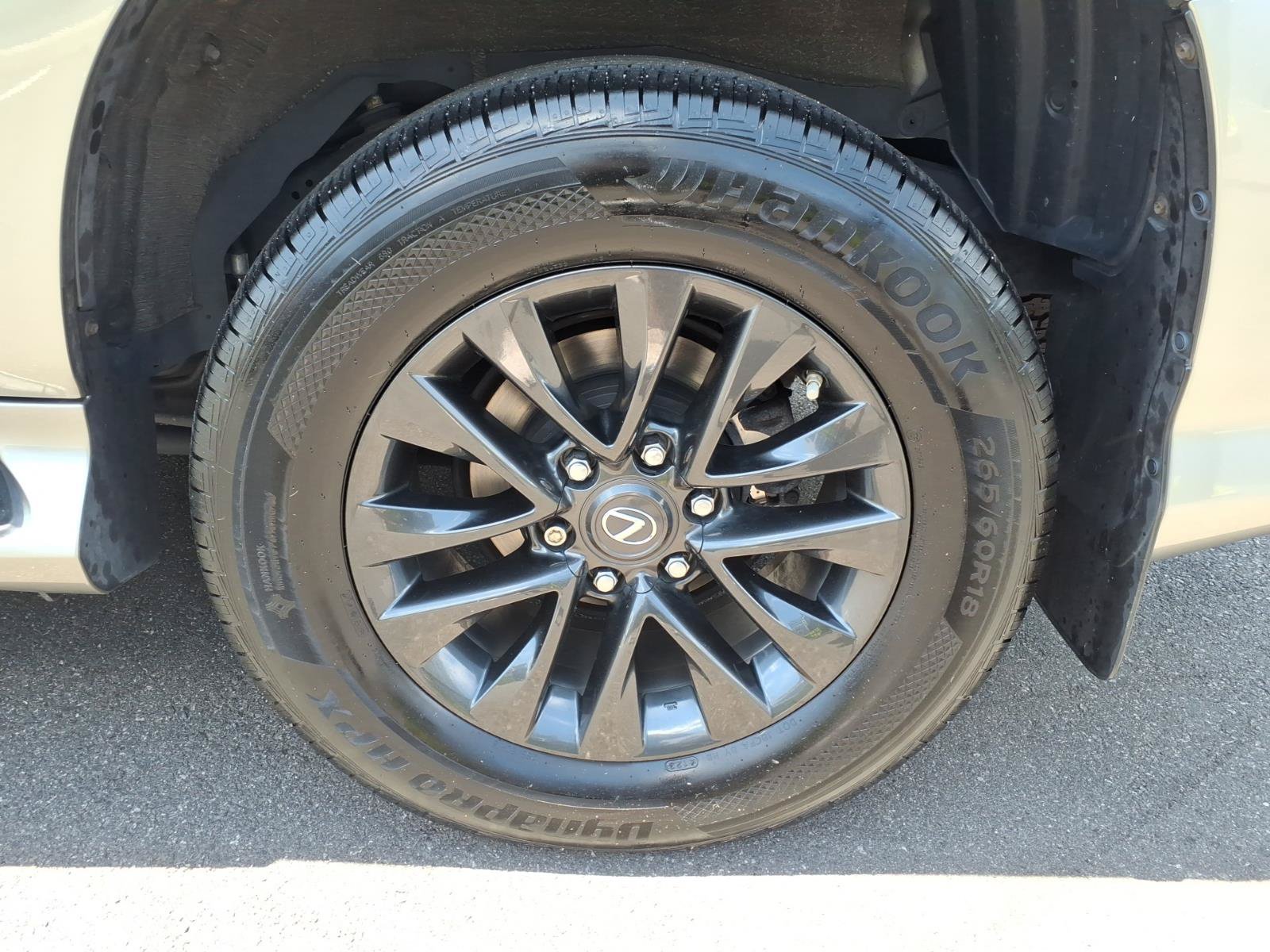 Certified 2022 Lexus GX 460 Premium w/ Premium Plus Package AWD/4WD image 19