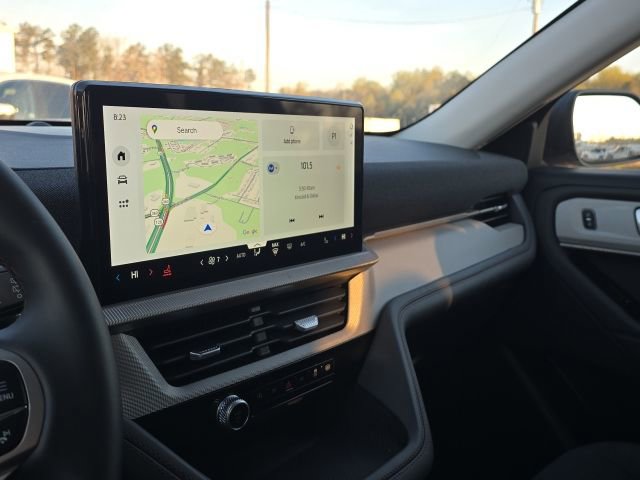 Used 2025 Ford Explorer Active RWD image 29