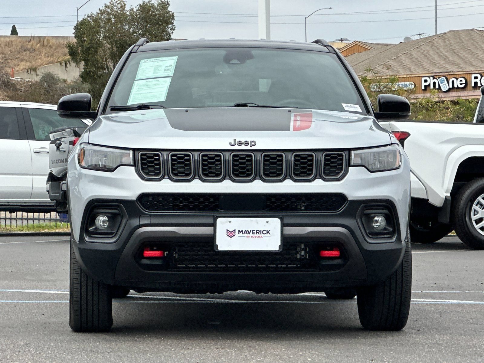 Used 2024 Jeep Compass Trailhawk AWD/4WD image 7