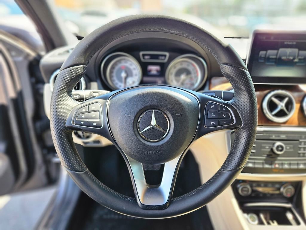 Used 2016 Mercedes-Benz GLA 250 4MATIC image 25