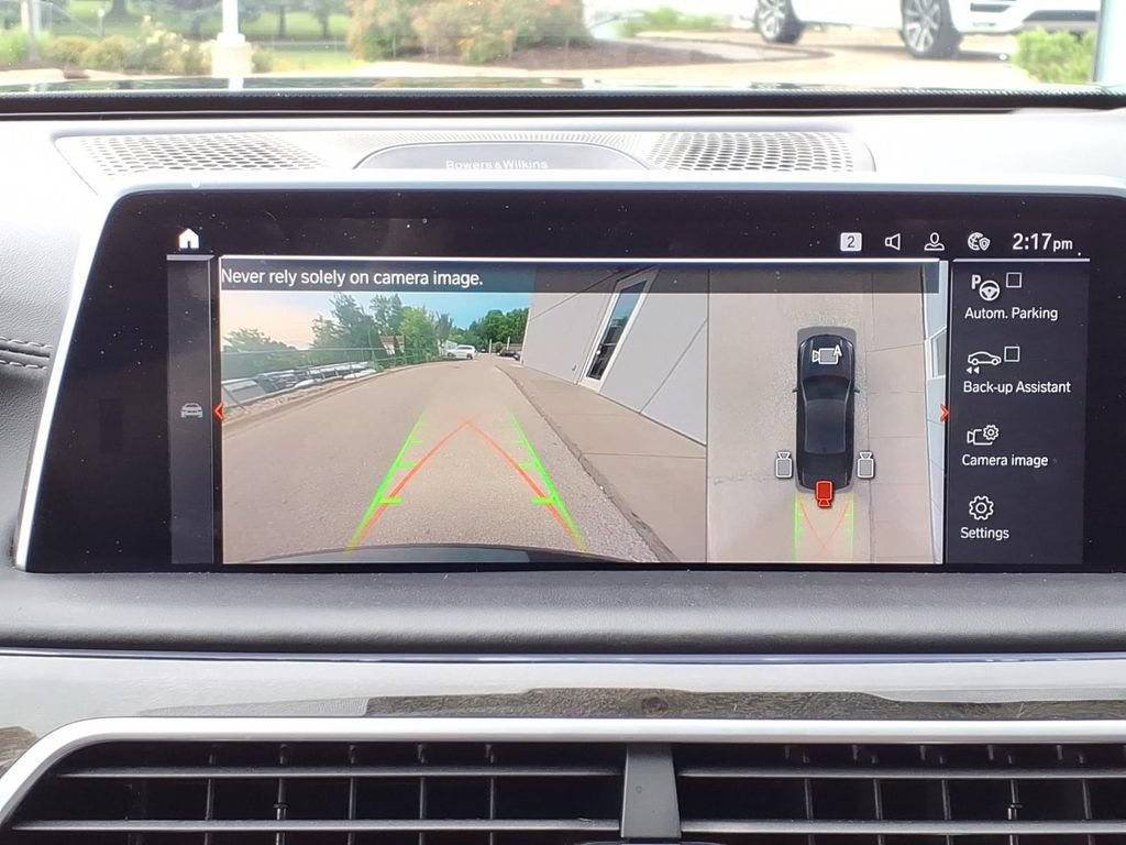 Used 2020 BMW M760i xDrive w/ Luxury Rear Seating Package AWD/4WD image 17