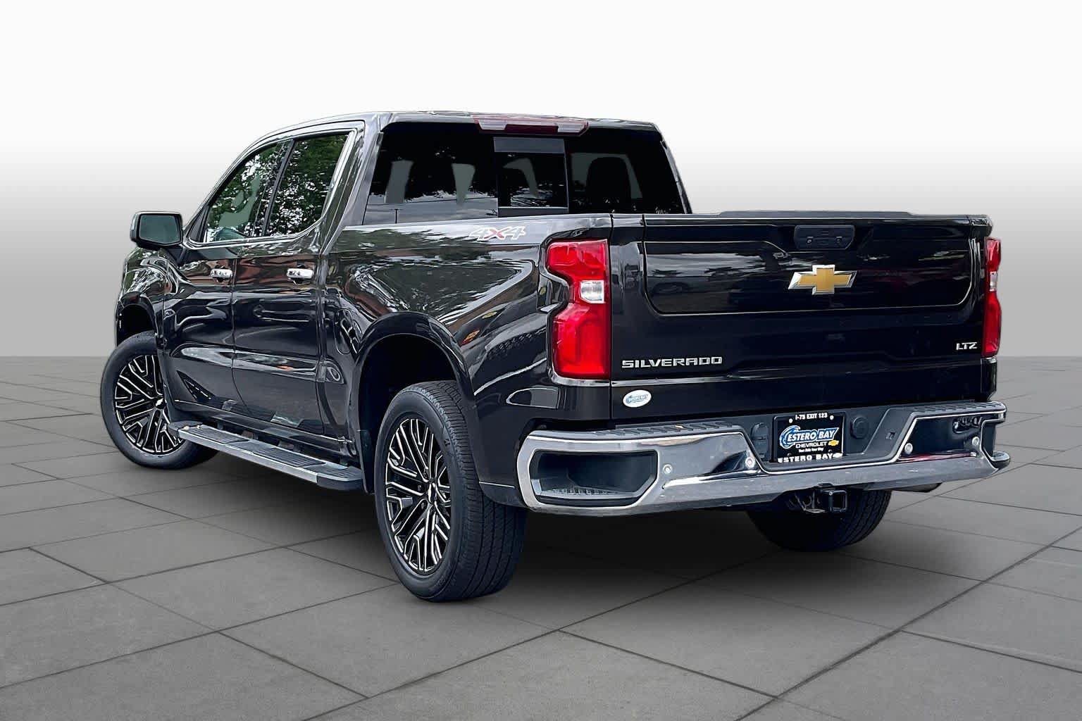 Used 2022 Chevrolet Silverado 1500 LTZ w/ LTZ Convenience Package II AWD/4WD image 12
