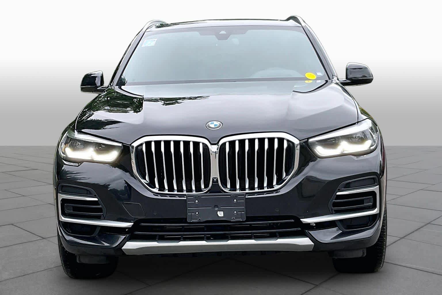 Used 2022 BMW X5 xDrive40i w/ Premium Package AWD/4WD image 3