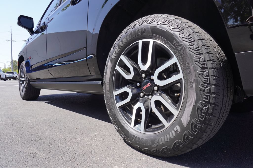 Certified 2023 GMC Yukon XL AT4 w/ Technology Package AWD/4WD image 7