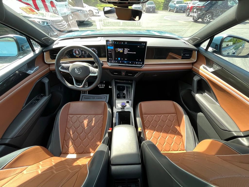 Used 2025 Volkswagen Tiguan SEL R-Line AWD/4WD image 14