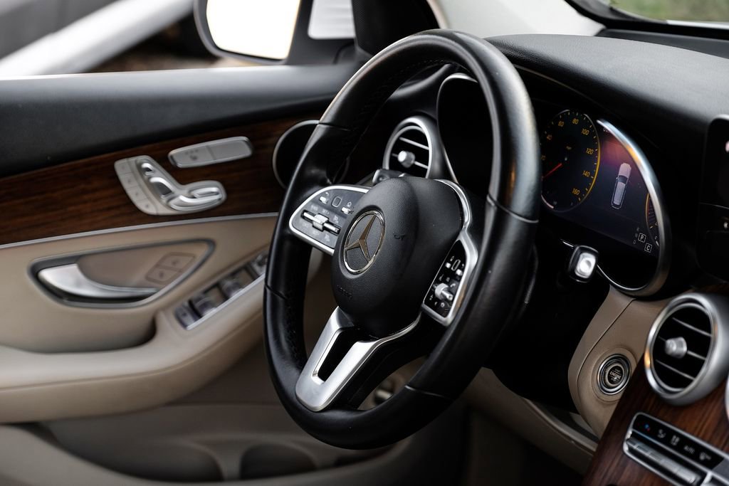 Used 2022 Mercedes-Benz GLC 300 w/ Premium Package Lite image 13