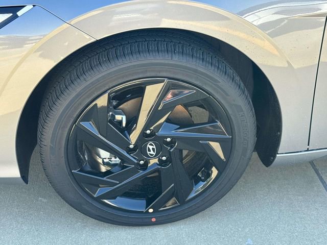 New 2026 Hyundai Elantra SEL Sport image 6