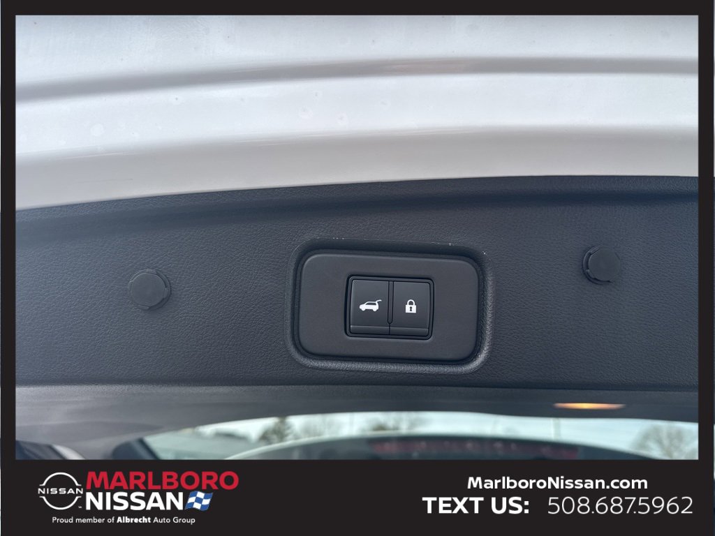 New 2025 Nissan Pathfinder SL w/ SL Premium Package image 17