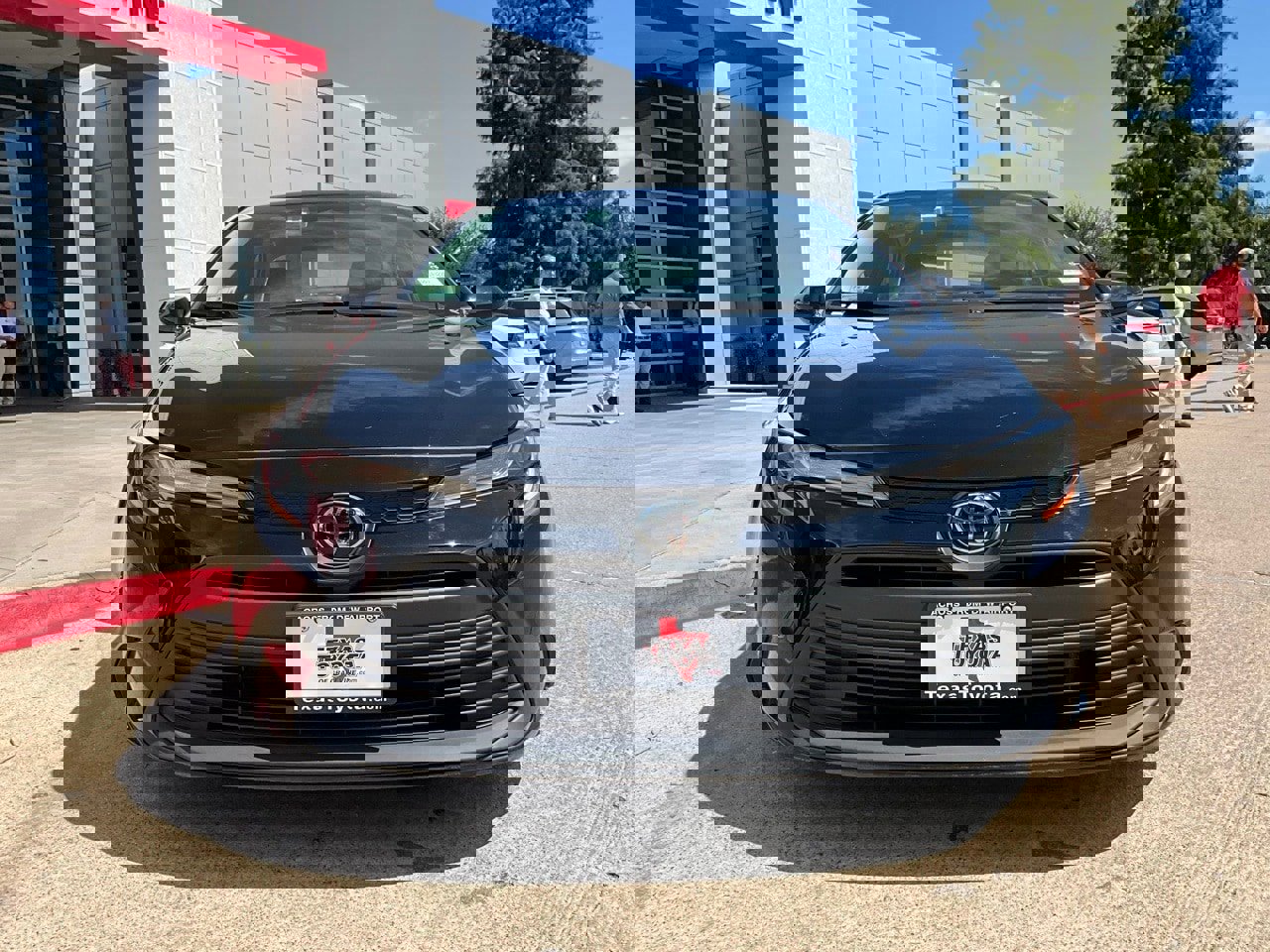 Used 2024 Toyota Corolla LE image 4