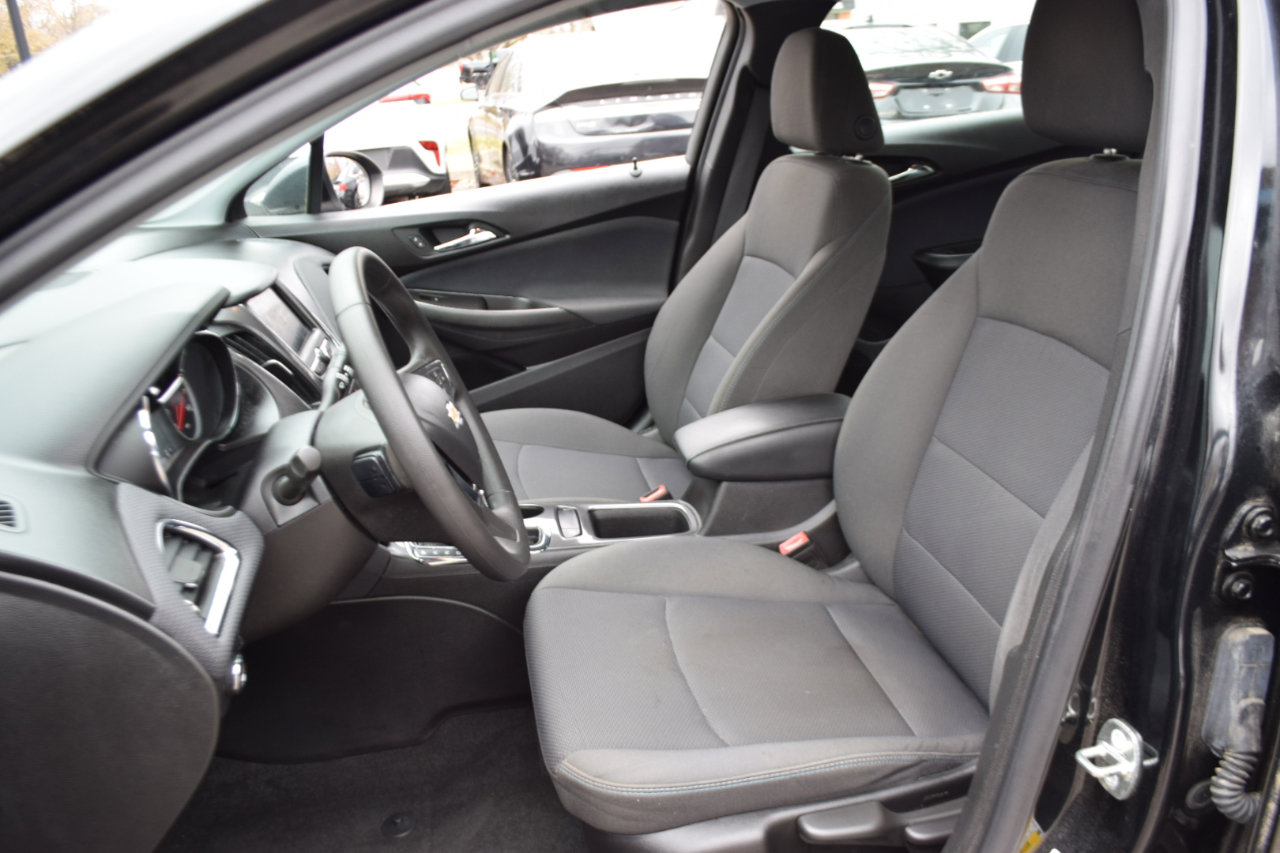 Used 2019 Chevrolet Cruze LT image 20