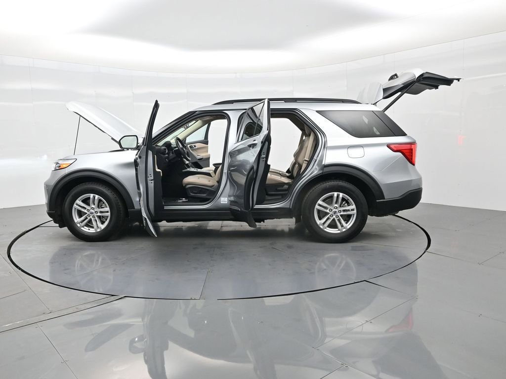 Used 2024 Ford Explorer XLT w/ Equipment Group 202A image 44