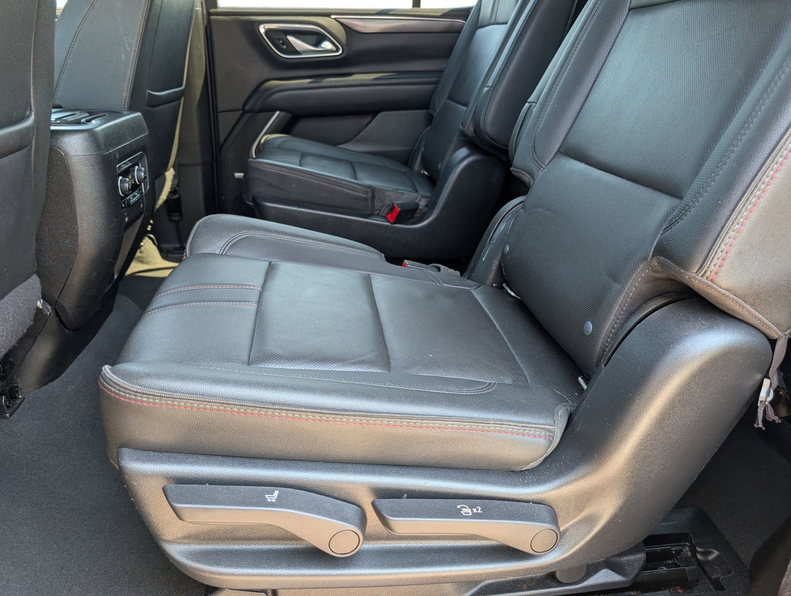 Used 2022 Chevrolet Tahoe RST w/ Luxury Package image 16