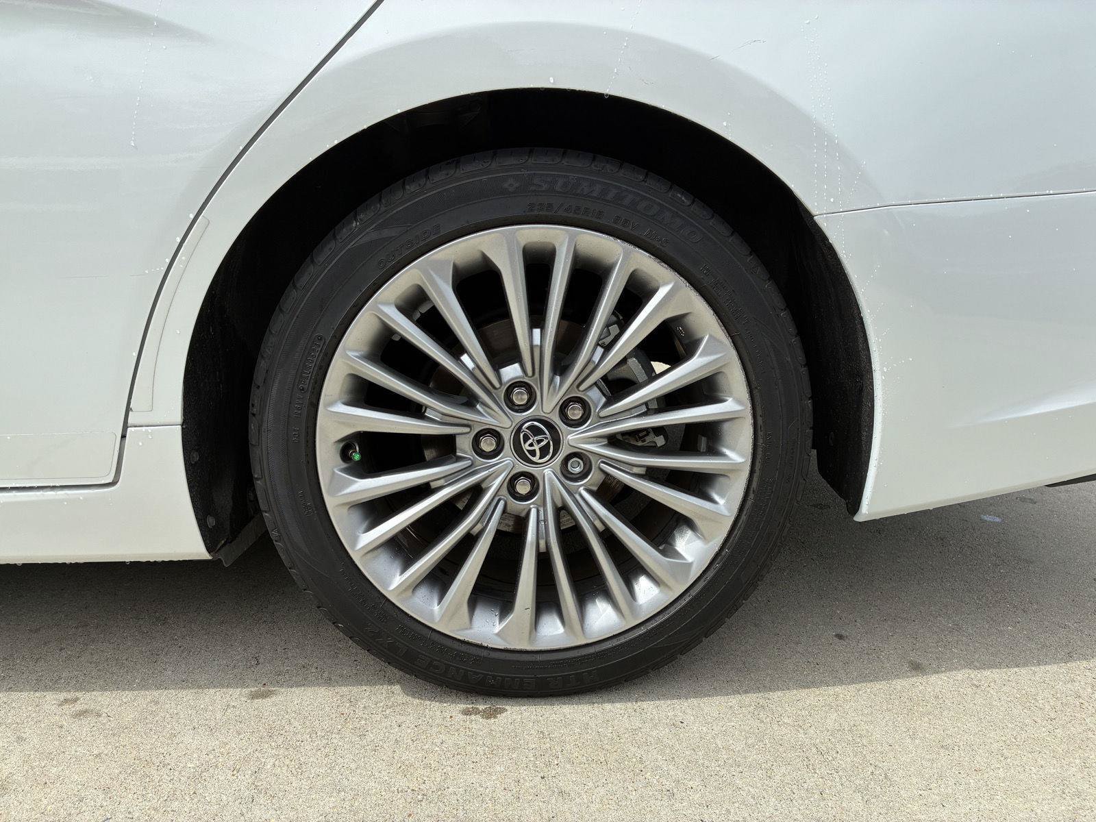 Used 2020 Toyota Avalon Limited w/ Advanced Safety Package FWD image 4